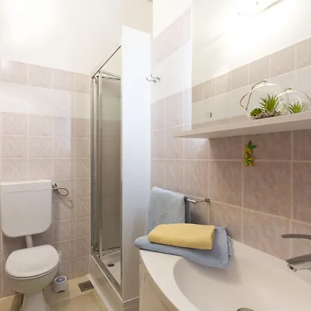 Tamaris B Direkt Am Wasser By Interhome Čižići